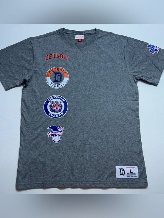 Mitchell & Ness Other - Mitchell & Ness Detroit Tigers 1984 World Series Champions T Shirt Mens Large